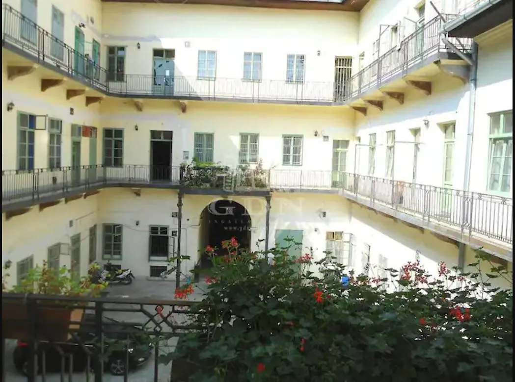 Apartment 3Bdr-2Bath-3Ac Design Apt, Central, Secured Parking, Quiet Budapest
