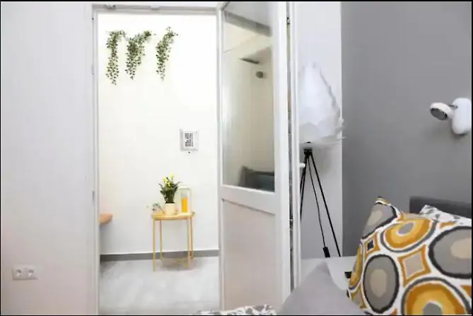 3Bdr-2Bath-3Ac Design Apt, Central, Secured Parking, Quiet Budapest Apartment